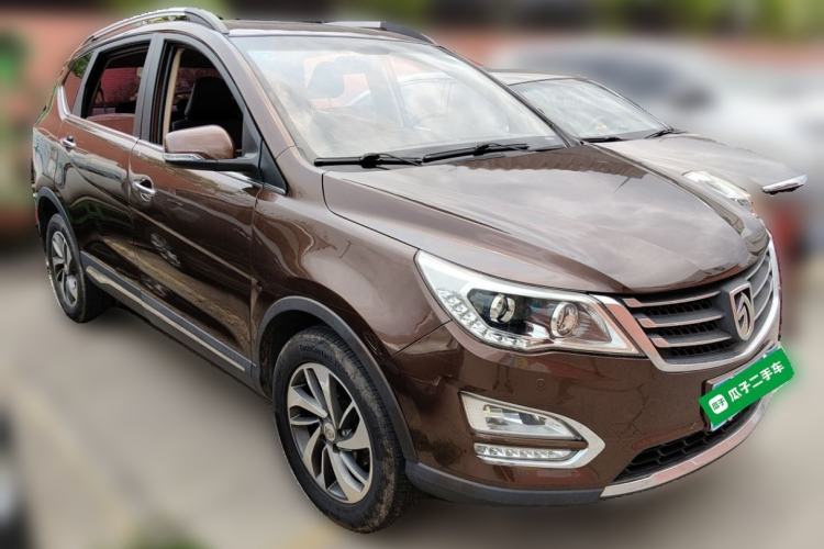 Used Baojun 560 2016 1.8L iAMT Luxury Model Front Right 45 Deg
