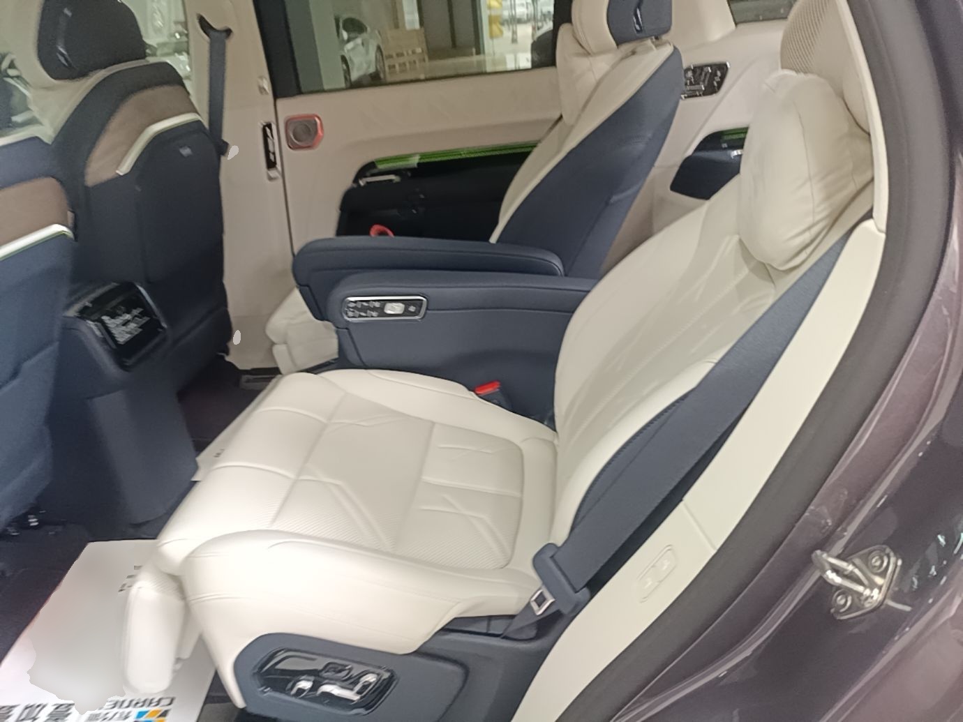 Zeekr 9X 2025 Hyper Edition 70kWh — снимка 20