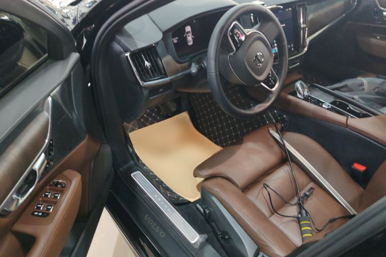 Used Volvo S90 2025 B5 Zhiyuan Luxury Edition
