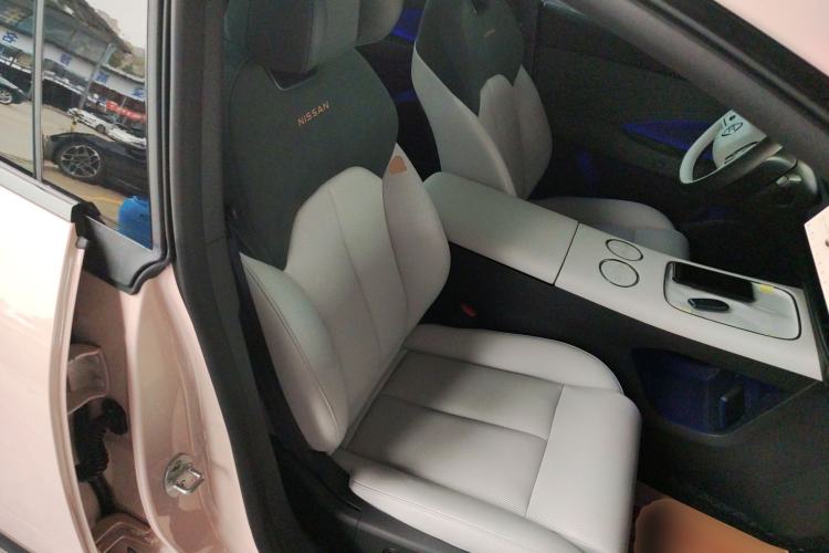 Used Nissan N7 2025 510 Pro Right Front Seat