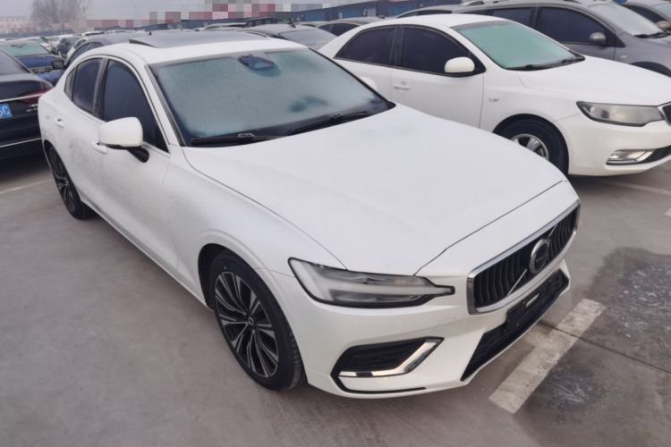 Used Volvo S60 2023 B4 Zhiyuan Luxury Edition
