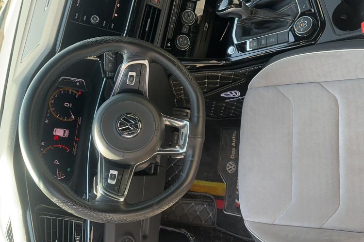 Used Volkswagen Tayron 2019 380TSI All-Wheel Drive R-Line China V-standard Interior 3