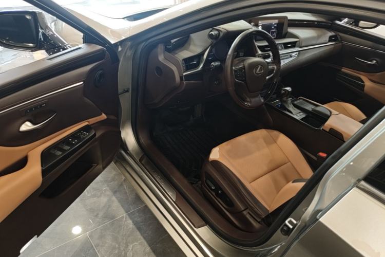 Used Lexus ES 2018 200 Luxury Edition China V Standard
