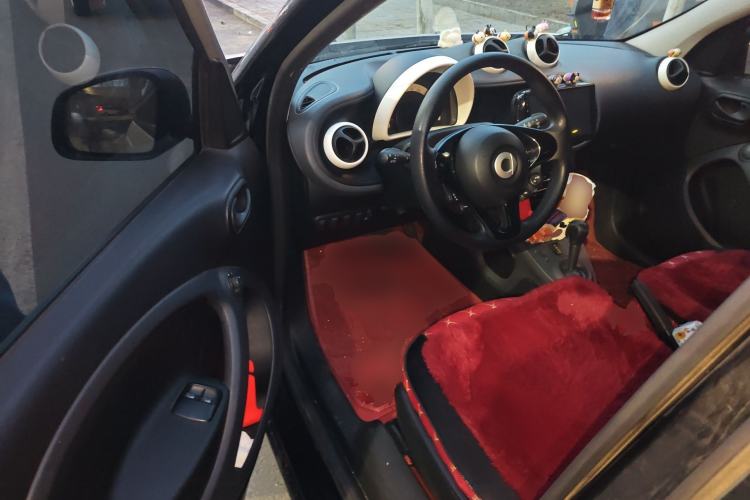 Used smart forfour 2018 1.0L 52 kW Dynamic Edition Driver Seat