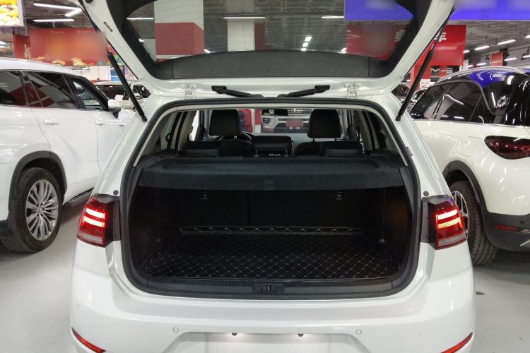 Used Volkswagen Golf 2020 Zhiai Edition 280TSI DSG Comfort Model Trunk