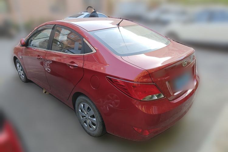 Used Hyundai Verna (older generation) 2014 1.4L Manual Smart GLS Trim Rear Left 45 Deg