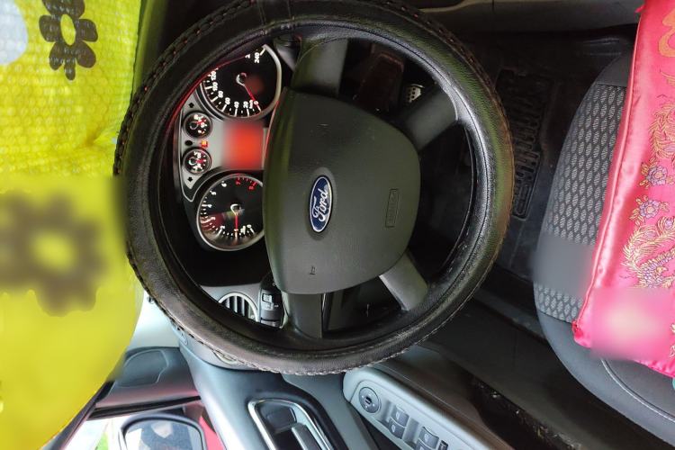 Used Ford Focus 2013 Hatchback Classic 1.8L Manual Base Model Steering Wheel