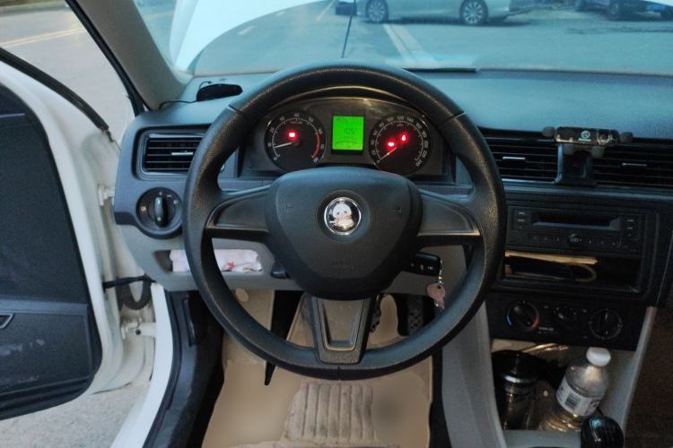 Used Skoda Rapid 2015 1.4L Manual Enjoyment Model
