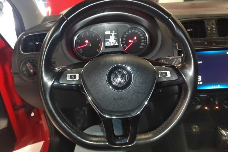 Used Volkswagen Polo 2016 1.6L Automatic Comfort Model Steering Wheel