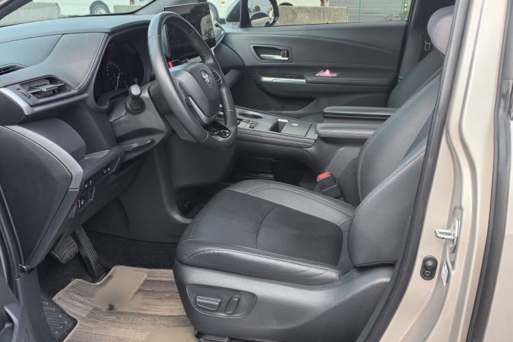 Used Toyota Sienna 2021 2.5L Hybrid Premium Edition