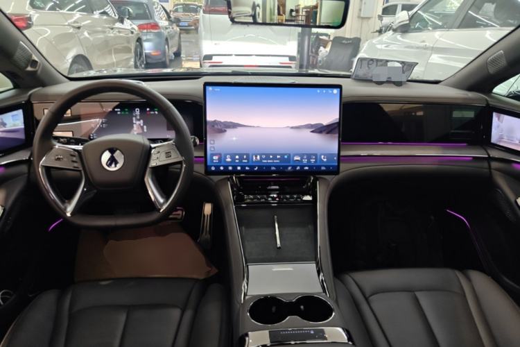 Used Denza Z9 2024 1100 km All-Wheel-Drive Ultra Version
