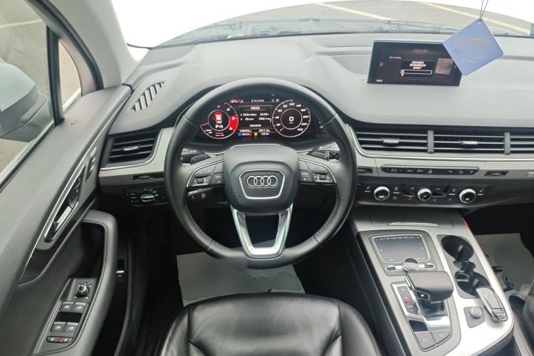 Used Audi Q7 2018 45 TFSI Technology Edition Steering Wheel