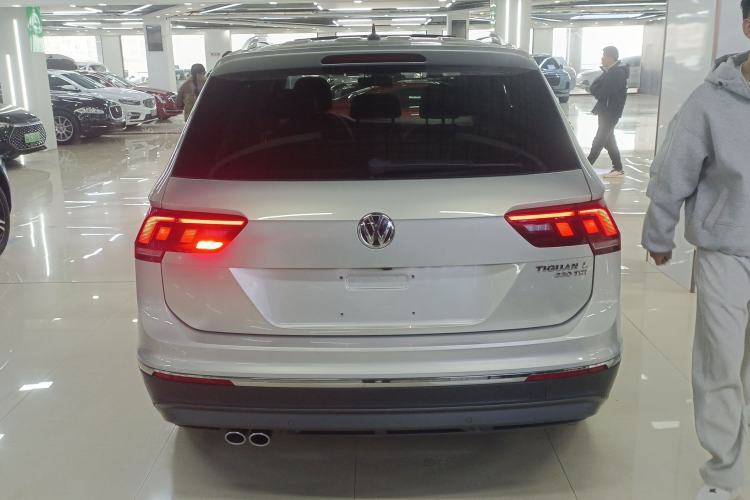 Used Volkswagen Tiguan L 2019 330TSI Automatic Two-Wheel Drive Smart Luxury Version China VI Standard
