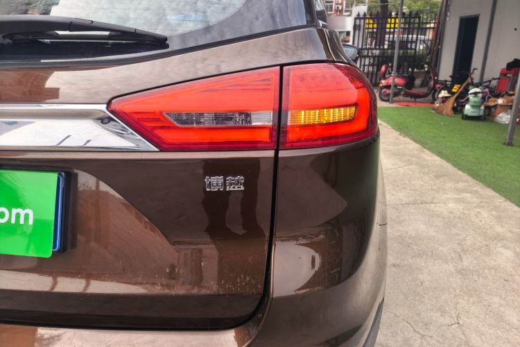 Used Geely Auto Emgrand X7 Sport 2016 1.8TD Automatic ZhiZun Version Right Rear Taillight