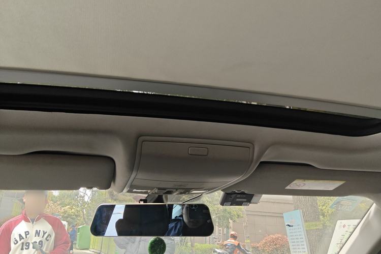 Used Volkswagen Tiguan L 2017 330TSI Automatic Two-Wheel Drive Luxury Edition Headliner