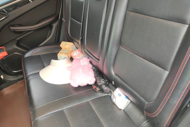 Used Zotye Domy X5 2015 1.5T CVT ZhiXian Model China IV Standard Left Rear Seat