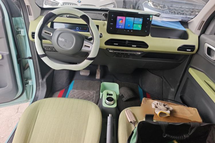 Used Geely Galaxy Panda 2023 Panda Mini 200km Endurance Bear Center Console