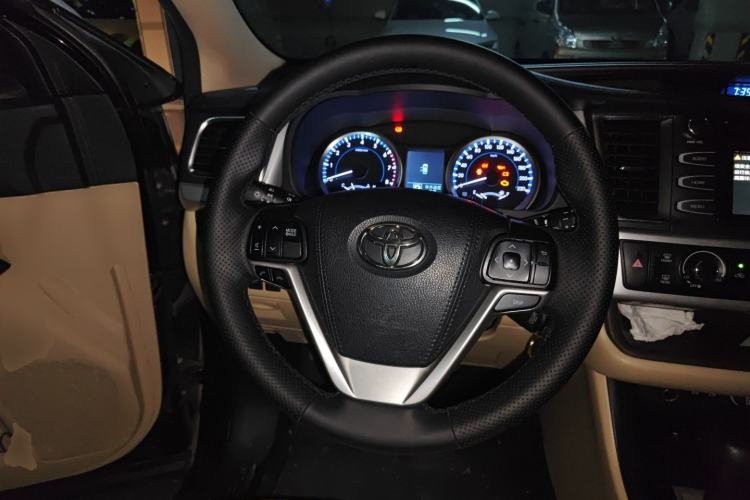 Used Toyota Highlander 2018 2.0T Four-Wheel Drive Elite Edition 7 Seats China V Standard