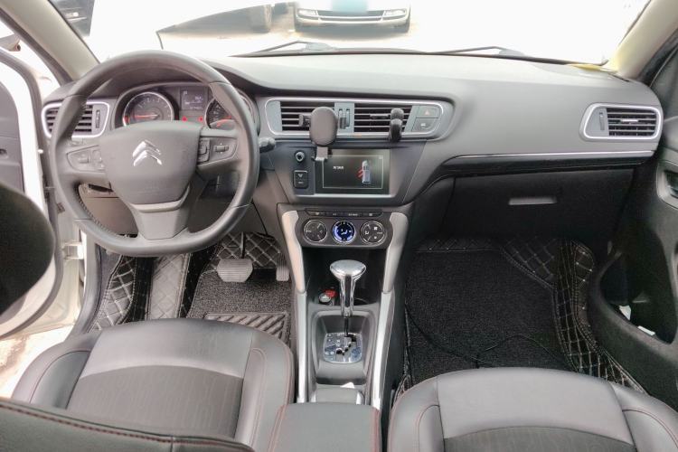 Used Citroen C3-XR 2015 1.6L Automatic Smart Version Center Console