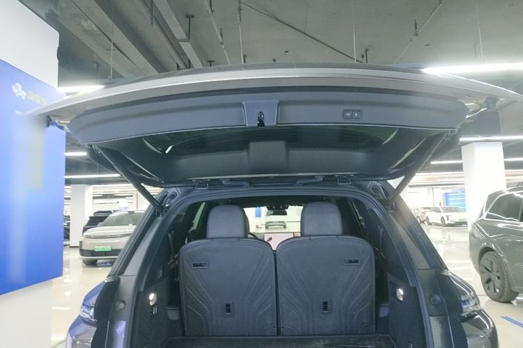 Used Li Auto L8 2023 Pro Model
