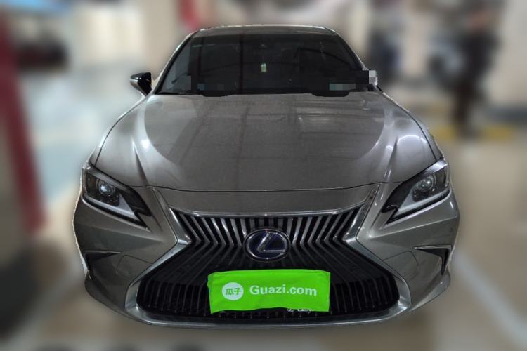 Used Lexus ES 2020 300h Premier Edition
