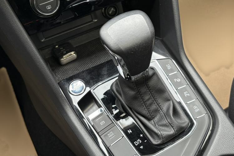 Used Volkswagen Tiguan L 2021 330TSI Automatic Two-Wheel Drive R-Line Enhanced Edition Gear Lever