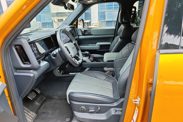 Used Formula Leopard Leopard 5 2023 Navigator Edition