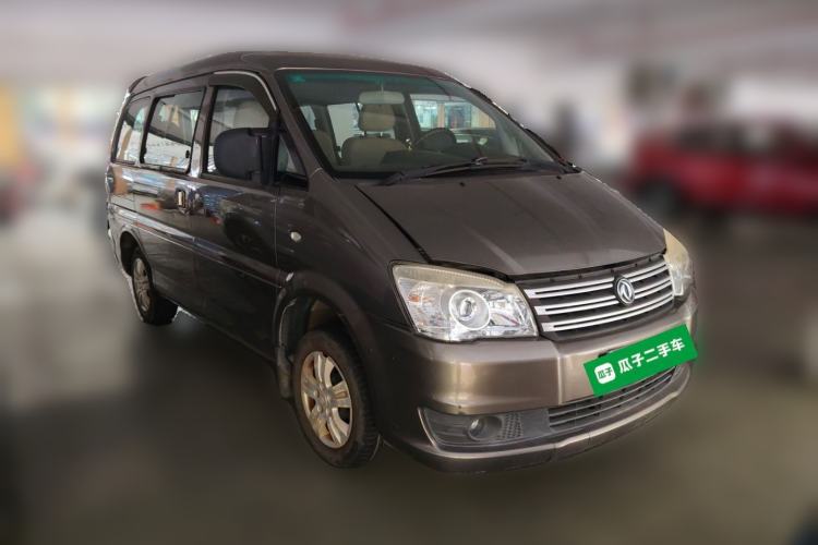 Used FORTHING Lingzhi 2017 V3 1.5L 7-seater Standard Model Front Right 45 Deg