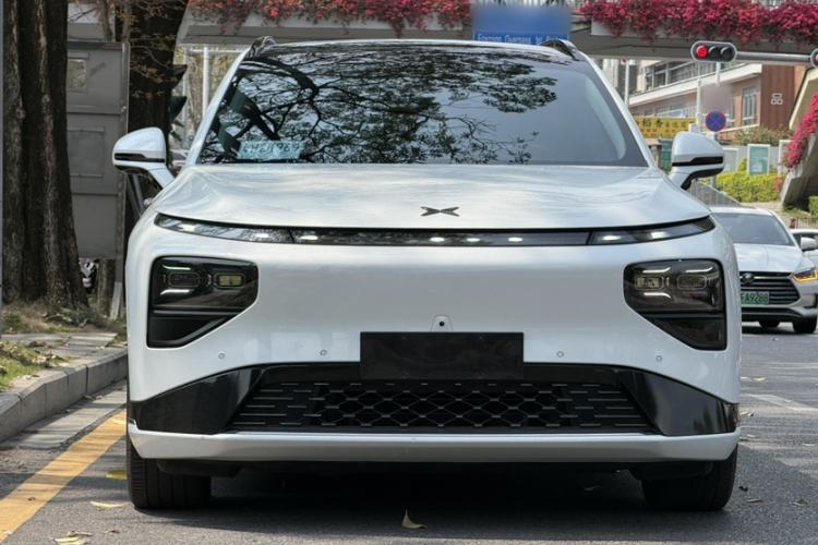 Used XPeng G9 2022 650 Performance Edition Pro Exterior 1