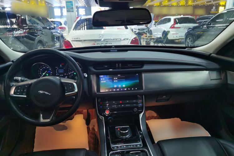 Used Jaguar XFL 2019 XFL 2.0T 200PS Two-Wheel-Drive Luxury Edition Center Console