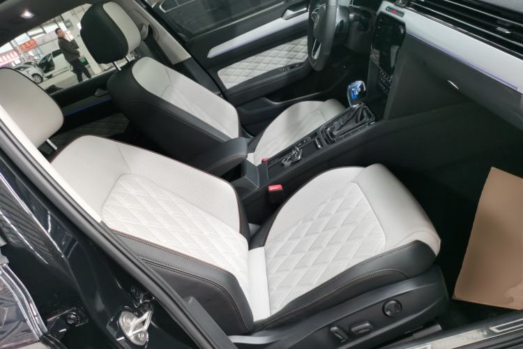 Used Volkswagen Magotan 2023 2 Million Units Commemorative Edition 330TSI DSG Luxury Version
