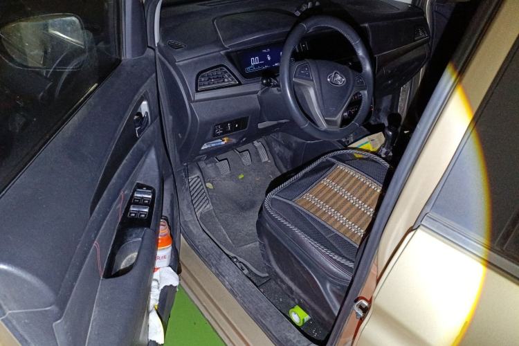 Used CHANGAN KAICHENG Oushang A600 2016 1.5L Manual Luxury 7-Seater
