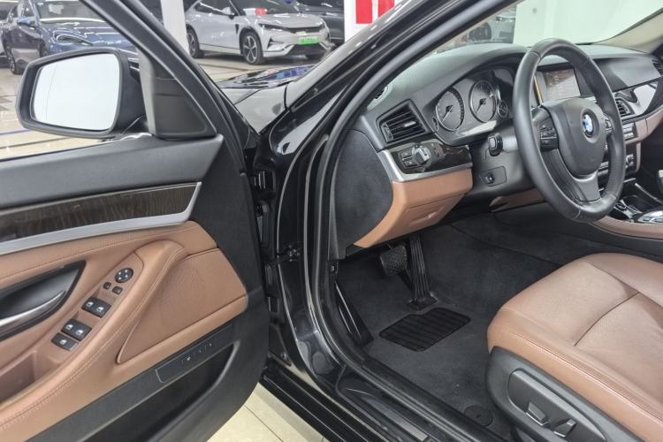 Used BMW 5 Series 2017 525Li Leading Model
