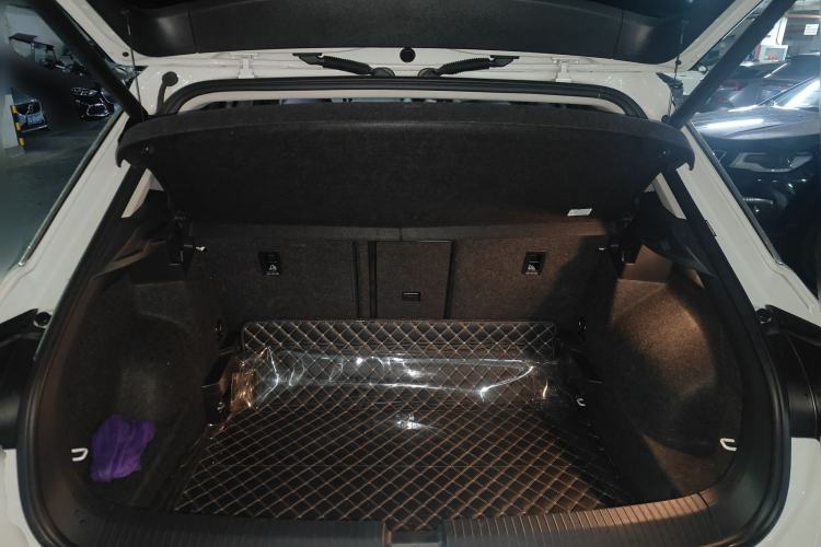 Used Volkswagen T-ROC 2021 280TSI DSG Two-Wheel Drive Comfort Connect Edition