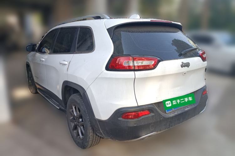 Used Jeep Cherokee 2020 2.0L Two-Wheel Drive Classic Sports Edition
