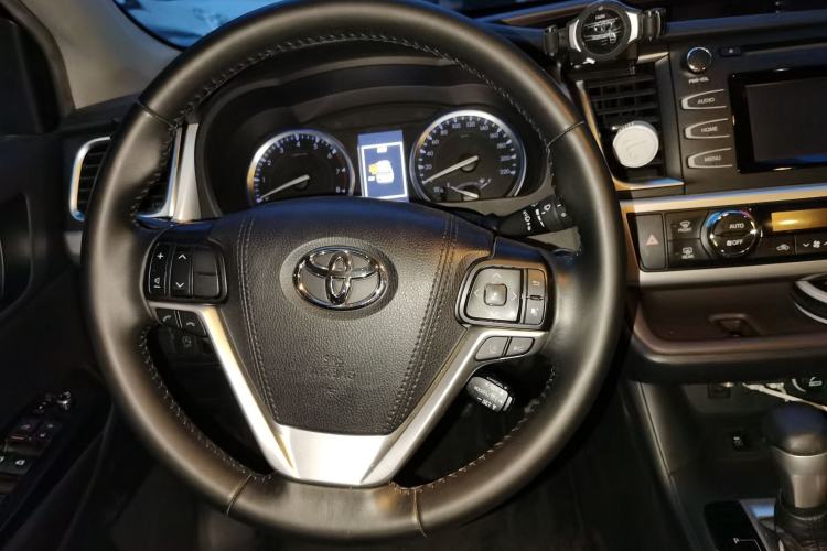 Used Toyota Highlander 2018 2.0T Four-Wheel Drive Luxury Version 7 Seats China VI Standard