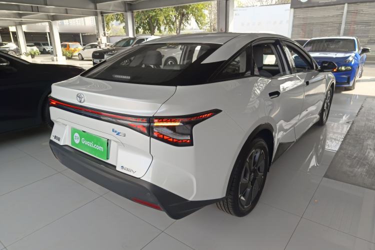 Used Toyota bZ3 2024 517 km Elite PRO Rear Right 45 Deg