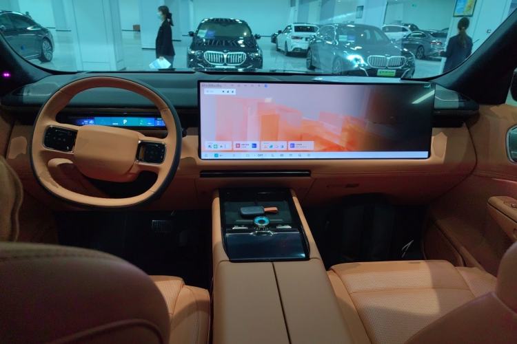 Used Lynk & Co 900 2025 2.0T Ultra Center Console