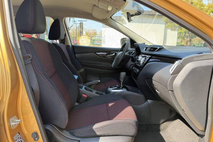 Used Nissan Qashqai 2017 2.0L CVT Elite Edition China V Standard Interior 4