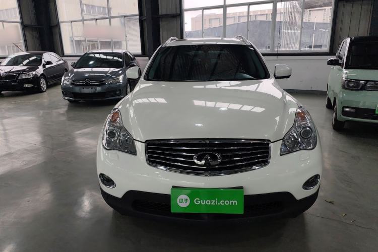Used Infiniti QX50 2013 2.5L Two-Wheel-Drive Elegant Edition