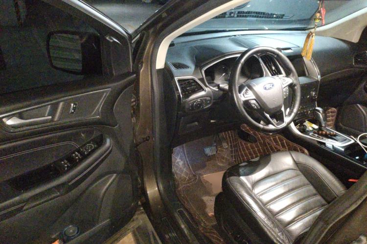 Used Ford Edge 2016 EcoBoost 245 Two-Wheel-Drive Titanium 7-Seater
