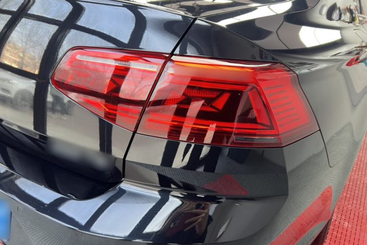 Used Volkswagen Magotan 2020 330TSI DSG Leading Model Exterior 2