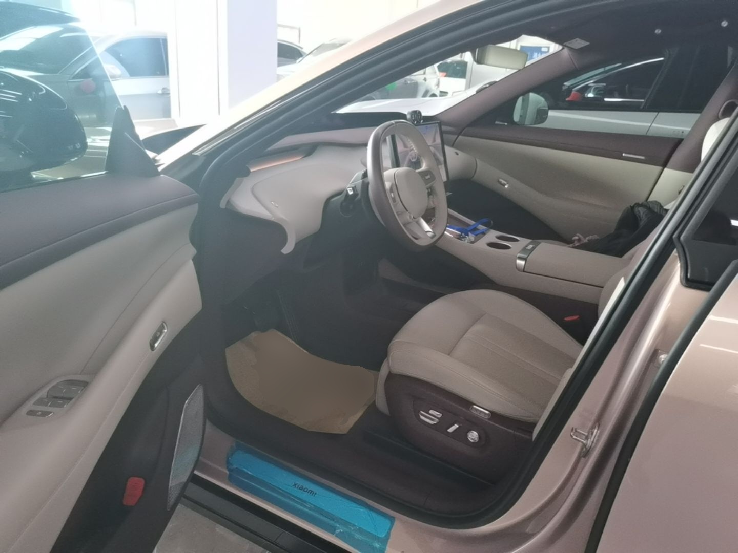 Xiaomi Auto YU7 2025 Ultra-Long Range All-Wheel Drive Pro Version — снимка 20