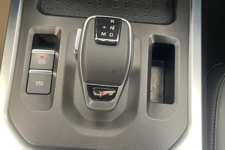 Used 212 T01 2024 2.0T Mechanic
