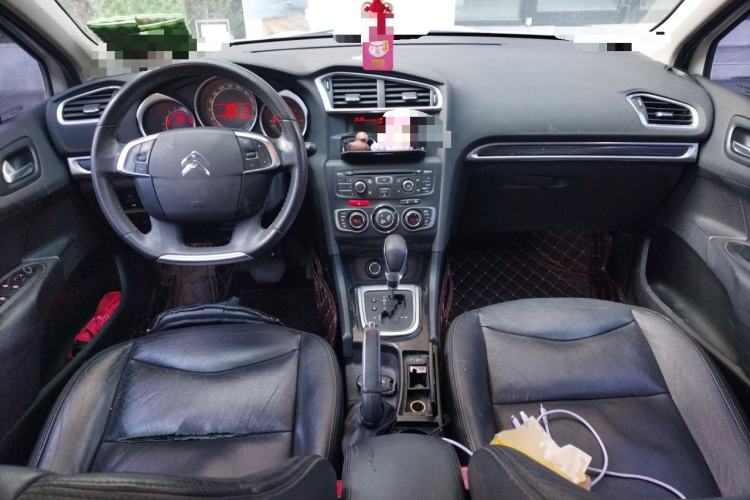 Used Citroen C4L 2013 1.8L Automatic Jingzhi Edition Center Console
