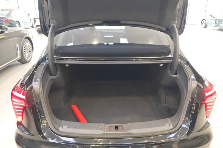 Used Hongqi H5 2024 1.5T DCT Smart Connect Flagship Edition Trunk