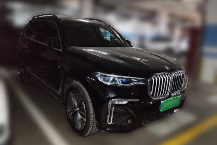 Used BMW X7 2020 xDrive40i Luxury M Sport Package Front Right 45 Deg
