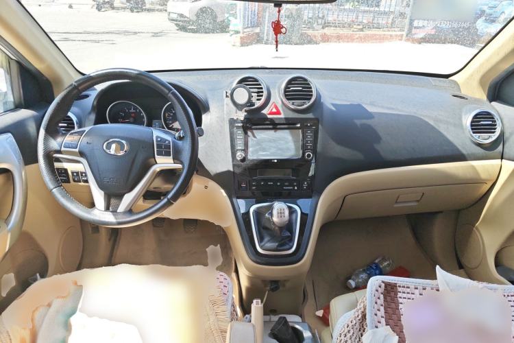 Used Haval H6 2011 2.0L Manual Two-Wheel Drive Elite Version Center Console