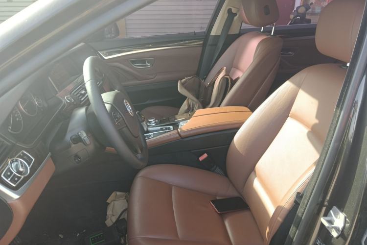 Used BMW 5 Series 2014 525Li Leading Model
