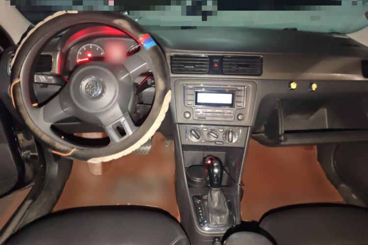 Used Volkswagen Santana 2015 1.6L Automatic Comfort Edition Center Console